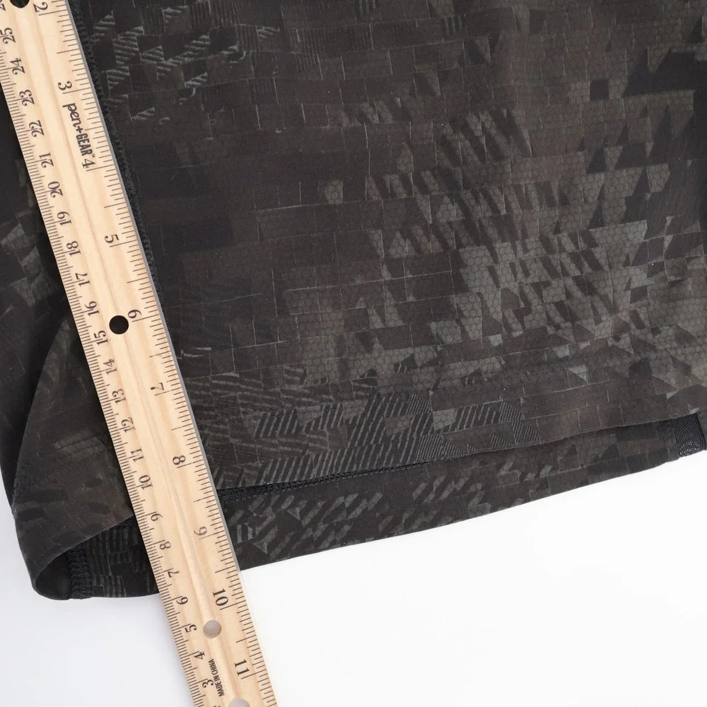 Lululemon Pace Breaker Lined Digital Camo Athletic Shorts Black Mens Large